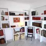 Deluxe Apartment On The Beach